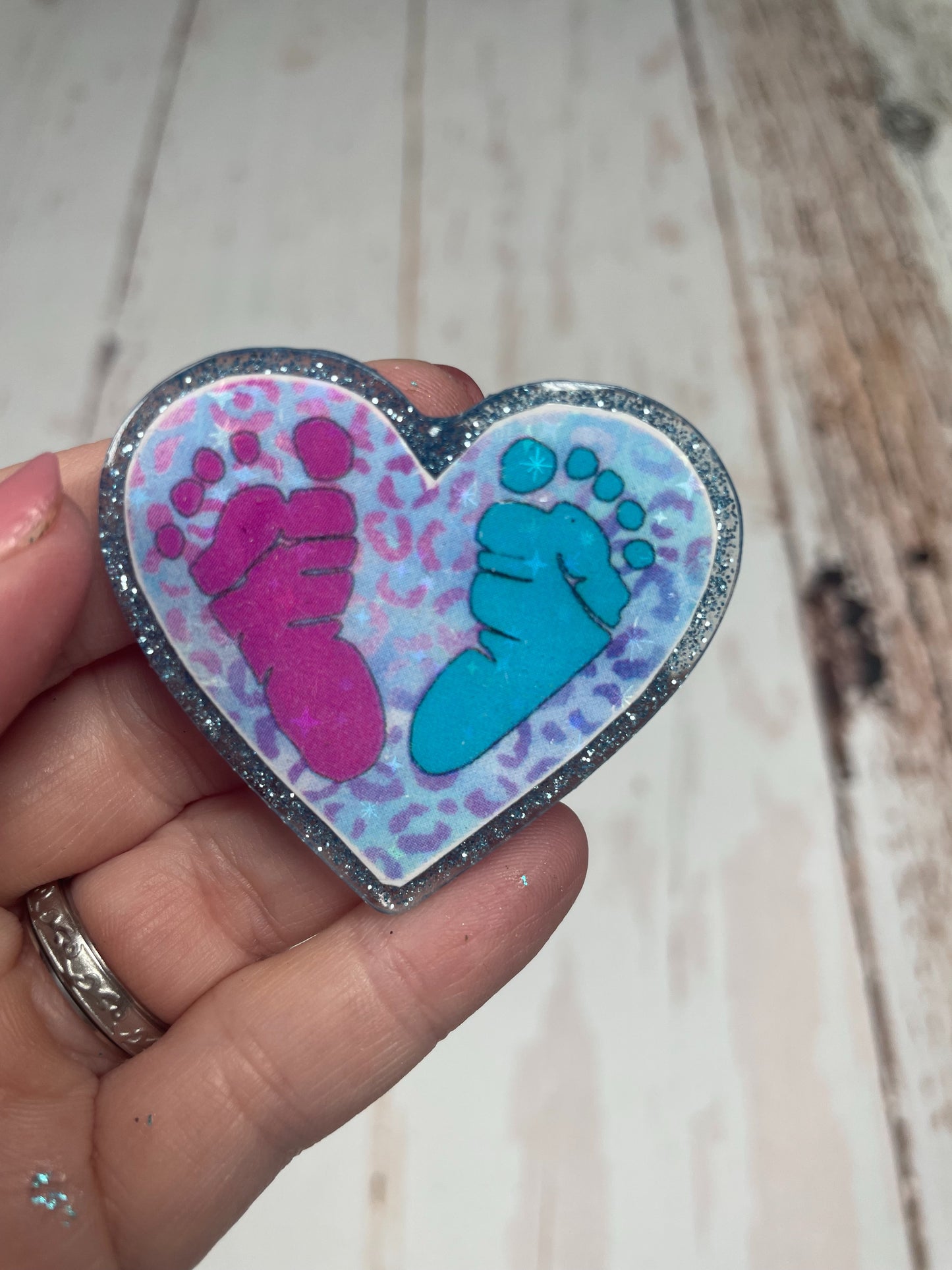 BADGE: Heart baby feet